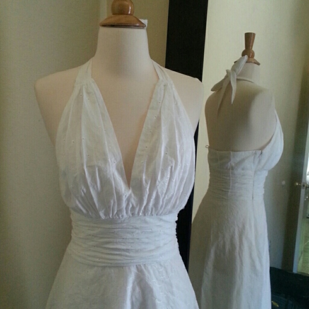 White dress - Picture 2 of 3